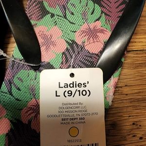 🎀 3 for 15.00 Floral Meadow Flip Flops